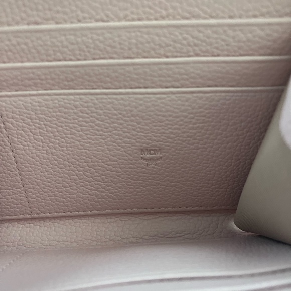 MCM light pink wallet - Picture 4 of 7